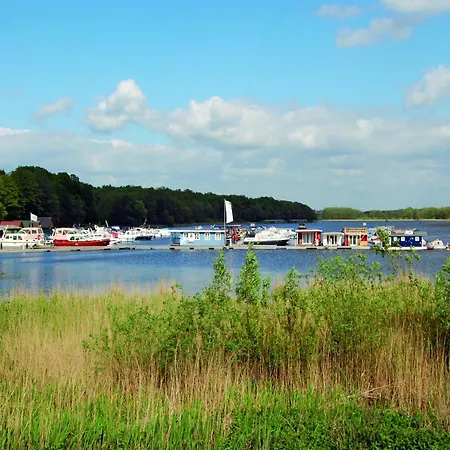 In Am Mueritzsee, Cleaning Included Apartment *
